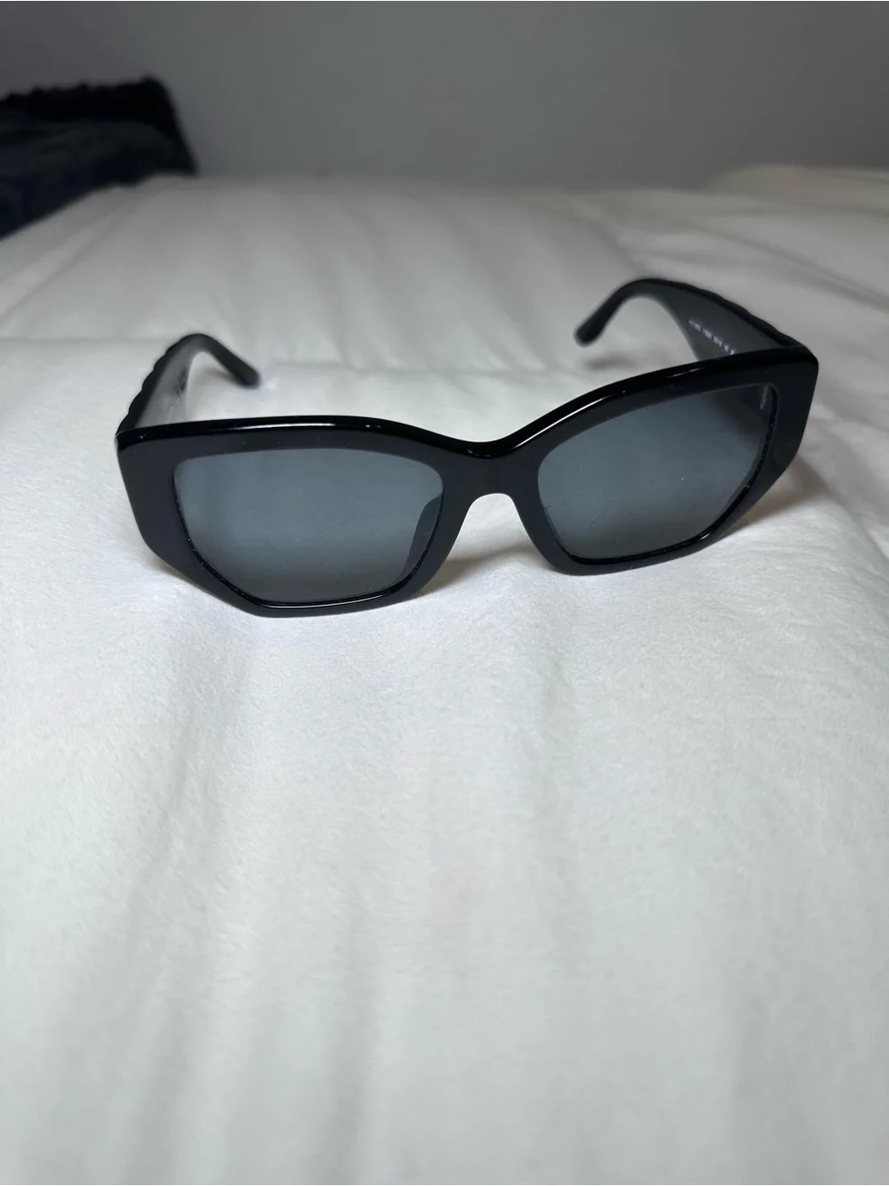 Tory Burch KIRA OVERSIZED GEOMETRIC SUNGLASSES